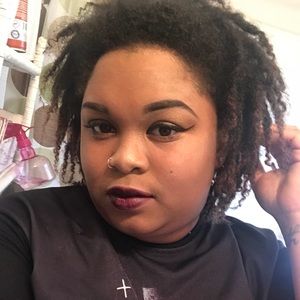 Meet your Posher, Maia